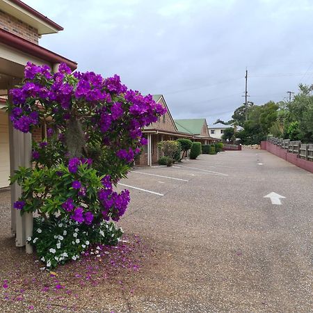 Country Gardens Motor Inn Toowoomba Bagian luar foto