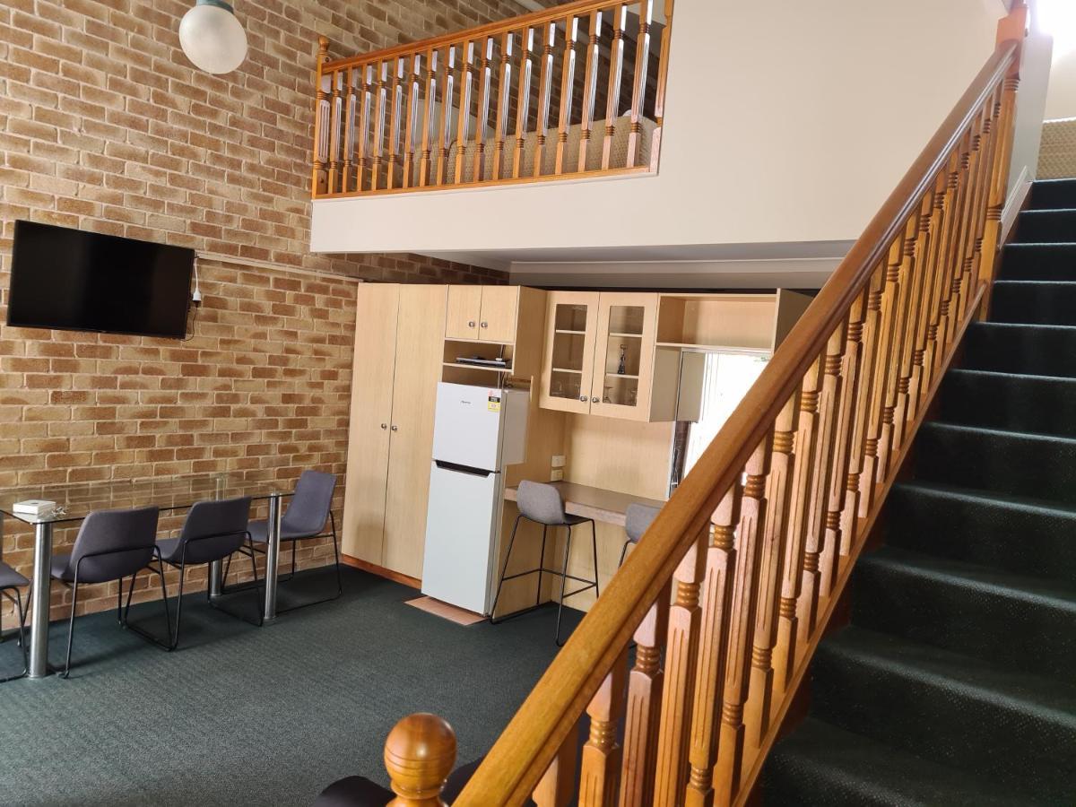 Country Gardens Motor Inn Toowoomba Bagian luar foto