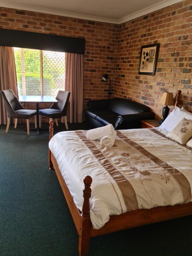 Country Gardens Motor Inn Toowoomba Bagian luar foto
