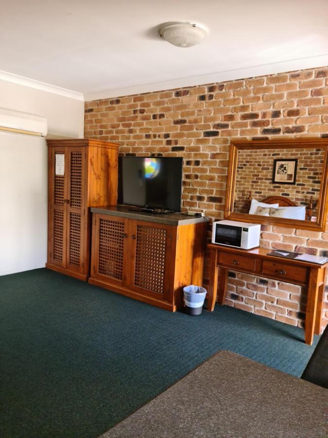Country Gardens Motor Inn Toowoomba Bagian luar foto