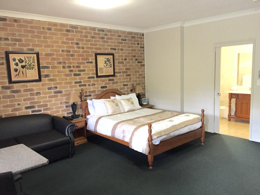 Country Gardens Motor Inn Toowoomba Bagian luar foto