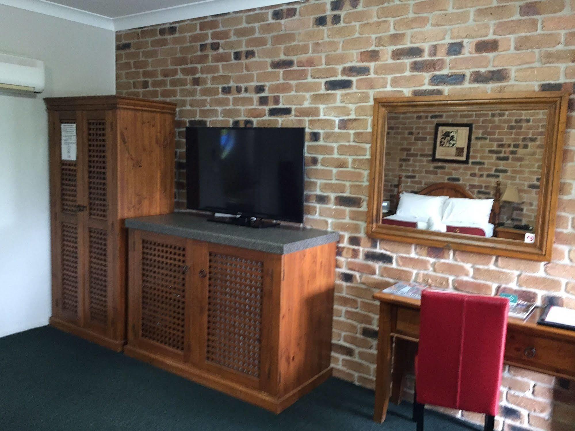 Country Gardens Motor Inn Toowoomba Bagian luar foto