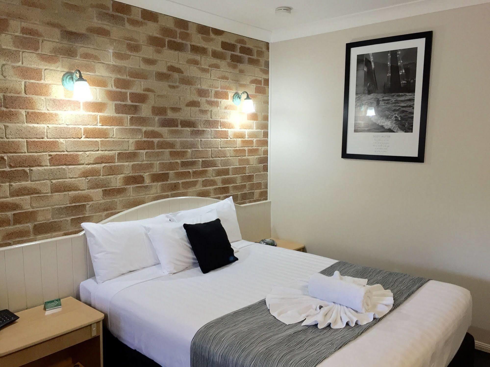 Country Gardens Motor Inn Toowoomba Bagian luar foto