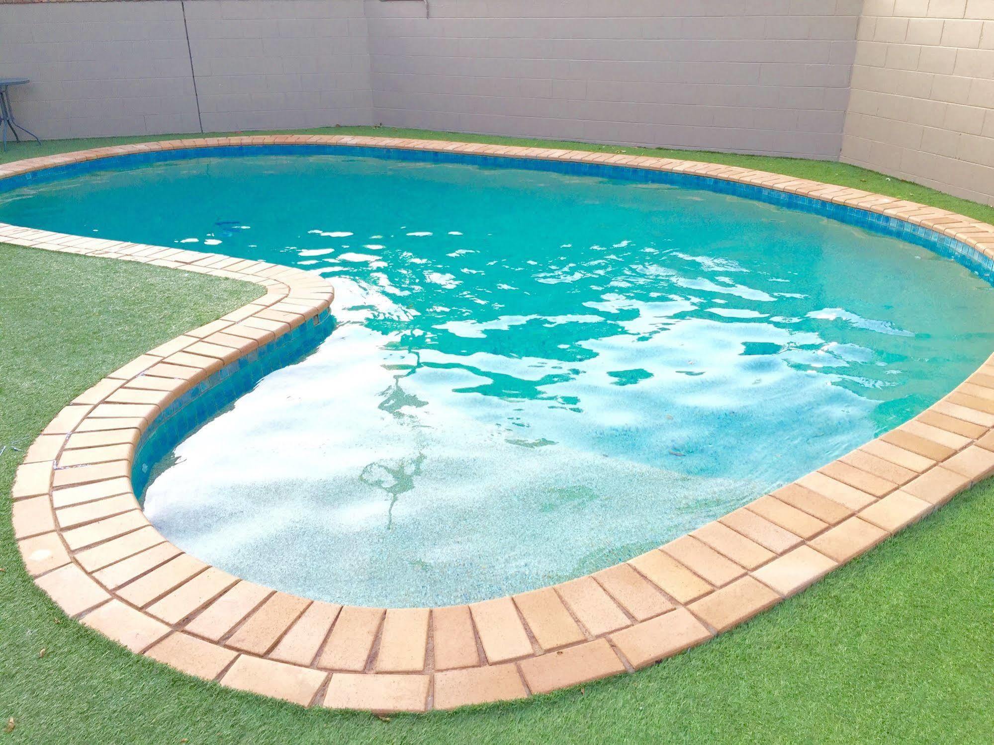 Country Gardens Motor Inn Toowoomba Bagian luar foto