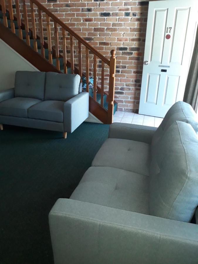Country Gardens Motor Inn Toowoomba Bagian luar foto